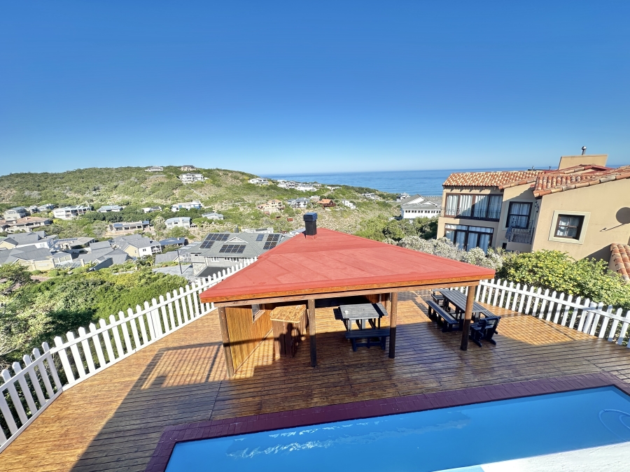 6 Bedroom Property for Sale in Cola Beach Western Cape